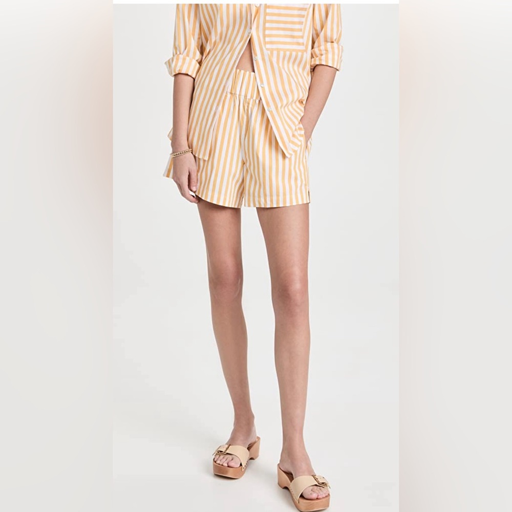 AYR staycation shorts sz M